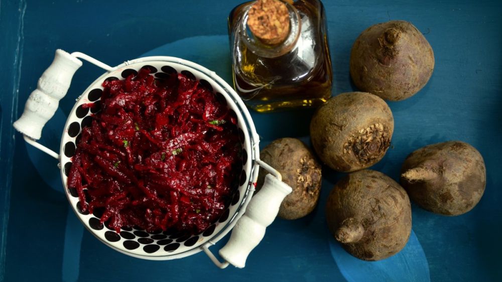Свекольный салат — идеальное дополнение к мясу Свекольный салат — идеальное дополнение к мясу