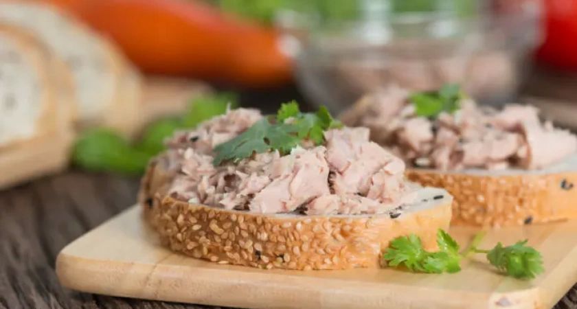 Вкусная и нежная намазка на хлеб: альтернатива колбасе Вкусная и нежная намазка на хлеб: альтернатива колбасе
