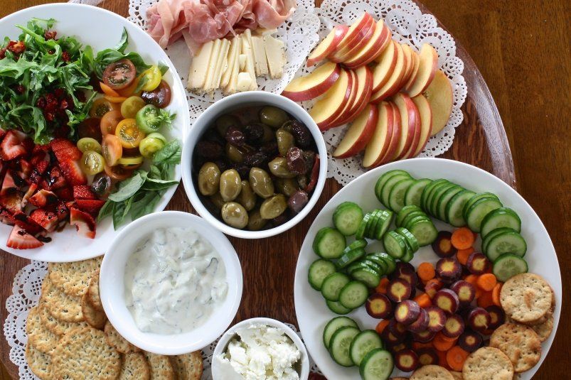 Тропический взрыв вкусов: салат «Тропиканка» с курицей и грибами Тропический взрыв вкусов: салат «Тропиканка» с курицей и грибами
