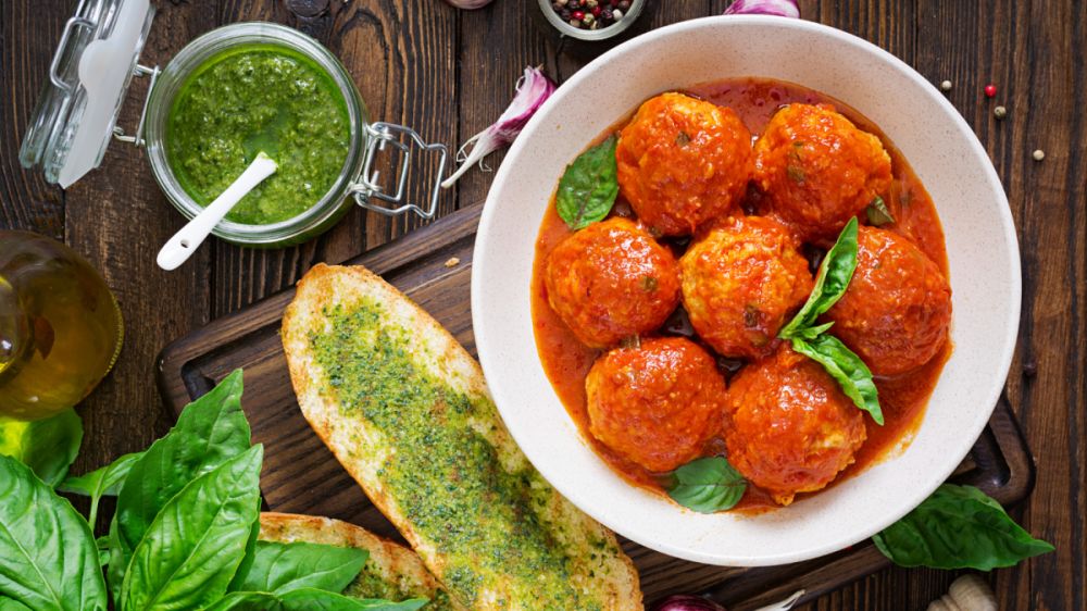 Вкус детства: нежные котлеты с подливой как в столовой Вкус детства: нежные котлеты с подливой как в столовой