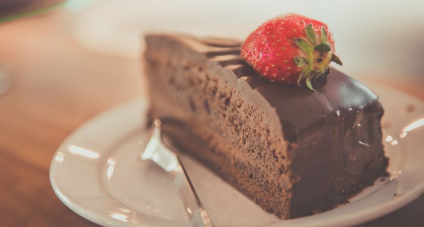 Нежный шоколадный торт без духовки: минимум усилий, максимум вкуса Нежный шоколадный торт без духовки: минимум усилий, максимум вкуса