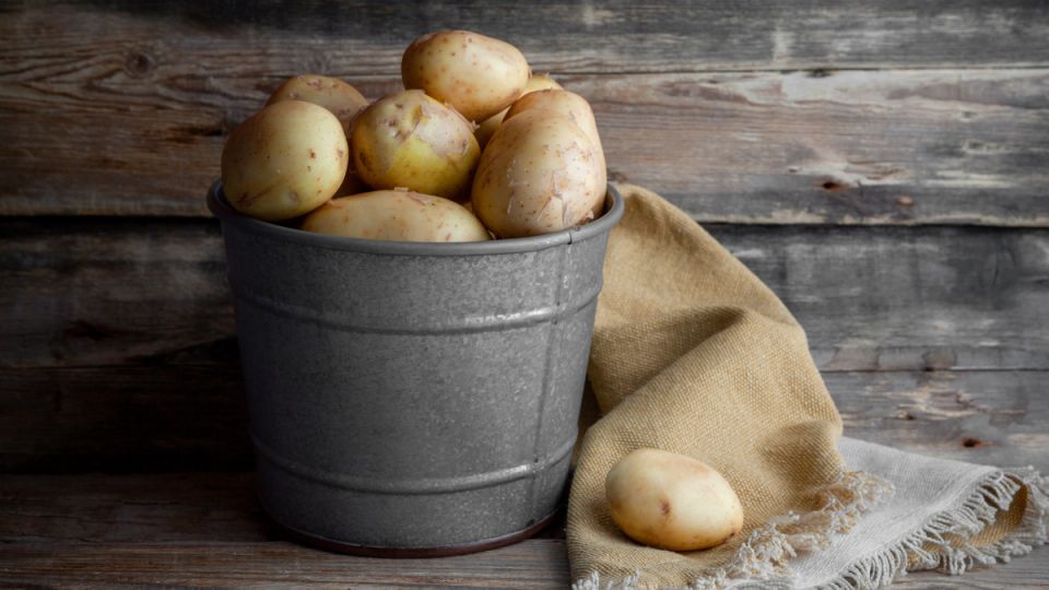 Маринованный картофель: пикантная закуска к зимнему столу Маринованный картофель: пикантная закуска к зимнему столу