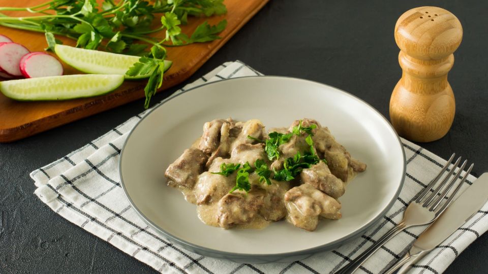 Нежнейший соус превратит куриную печень в кулинарное открытие Нежнейший соус превратит куриную печень в кулинарное открытие