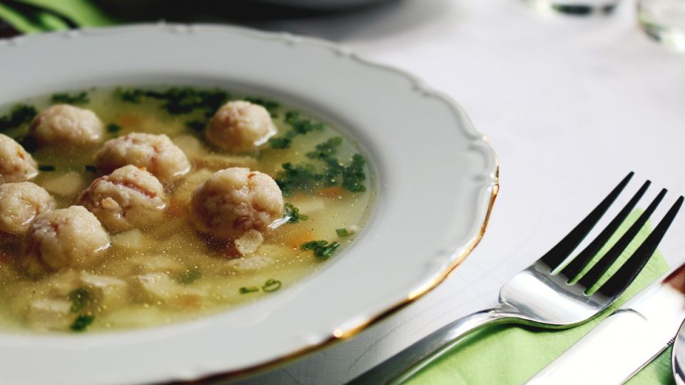Семейный суп-хит: быстро, вкусно и сытно! Семейный суп-хит: быстро, вкусно и сытно!