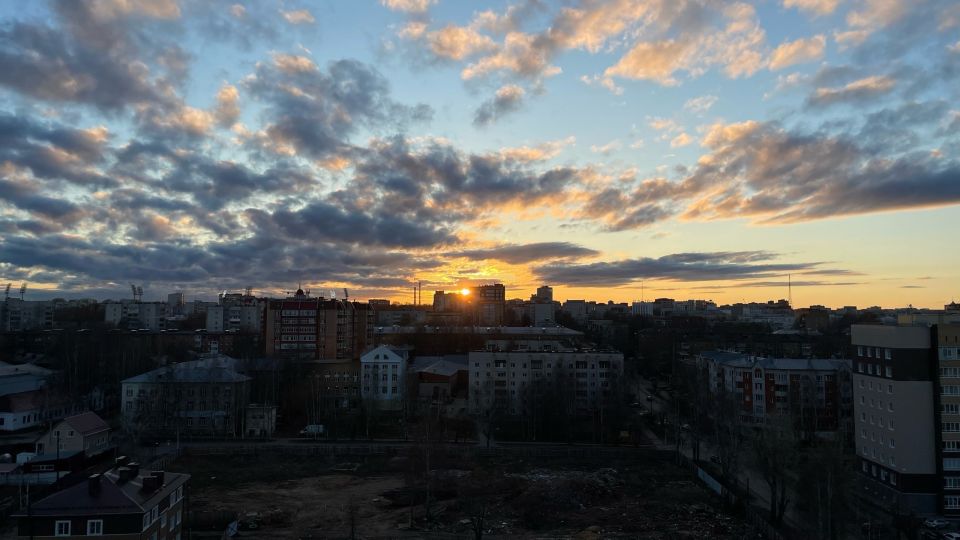 Неожиданное лето: от жары до холода — синоптики предсказывают погодные катаклизмы в июле Неожиданное лето: от жары до холода — синоптики предсказывают погодные катаклизмы в июле