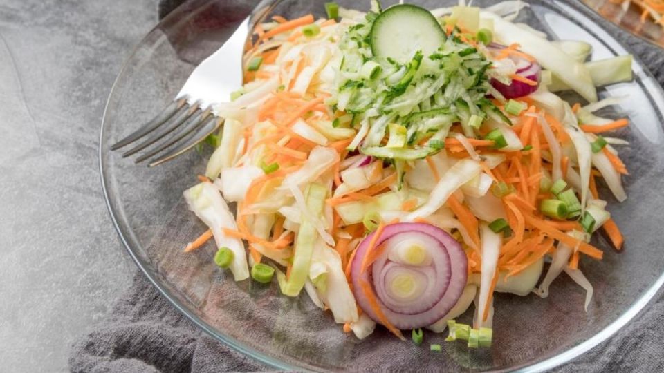 Как сделать обычный капустный салат настоящим кулинарным открытием Как сделать обычный капустный салат настоящим кулинарным открытием