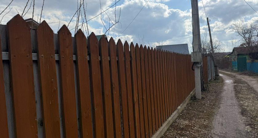 Забор на даче: как не нарушить закон и не заплатить штраф Забор на даче: как не нарушить закон и не заплатить штраф