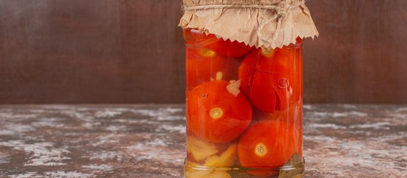 Быстрые и ароматные помидоры: рецепт без уксуса с мёдом и пряностями