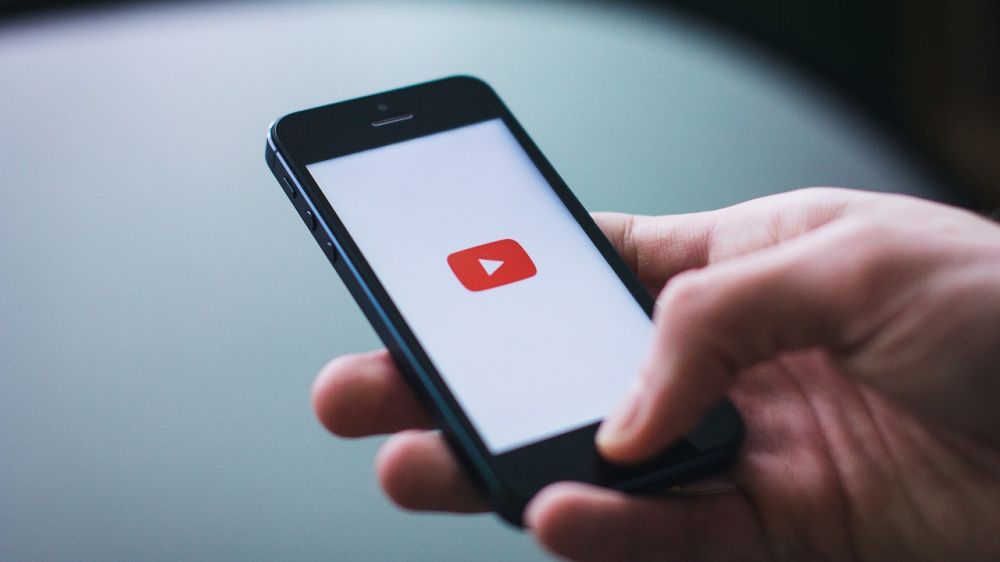 YouTube   :    
