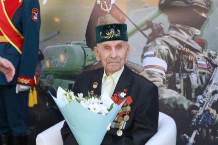 Личные парады у ветеранов в Стерлитамаке