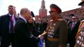 Почему тысячи украинцев снова смотрят парад Победы в Москве?