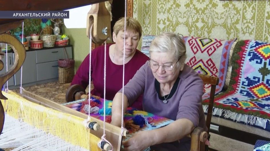Традиции в каждой петле: как пенсионерка из Башкирии создает уникальные ковры Традиции в каждой петле: как пенсионерка из Башкирии создает уникальные ковры