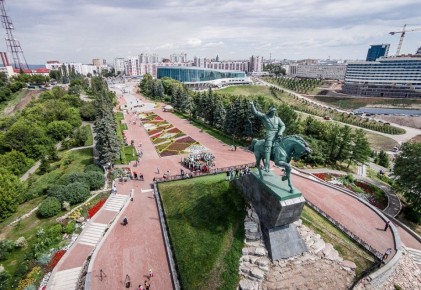 Волонтёры риска ради спасают раненого бойца под обстрелом