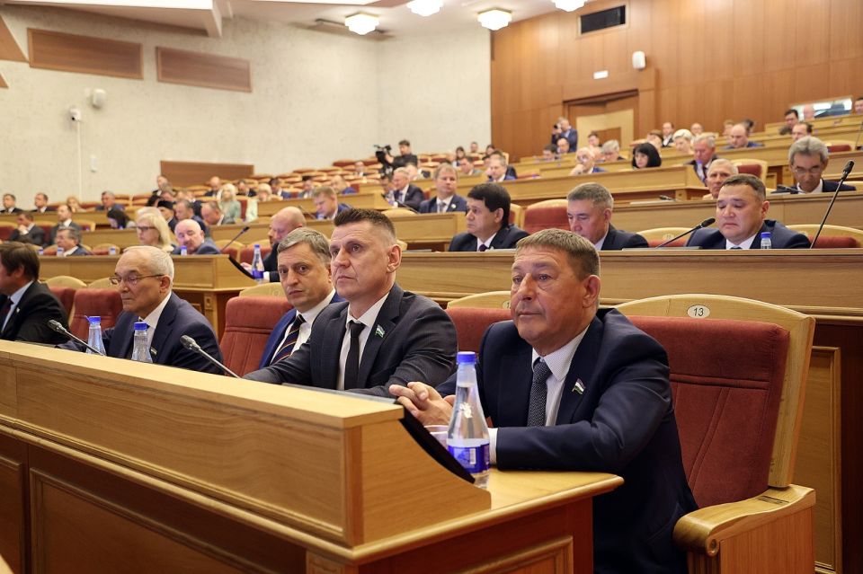 Весна в действиях парламента