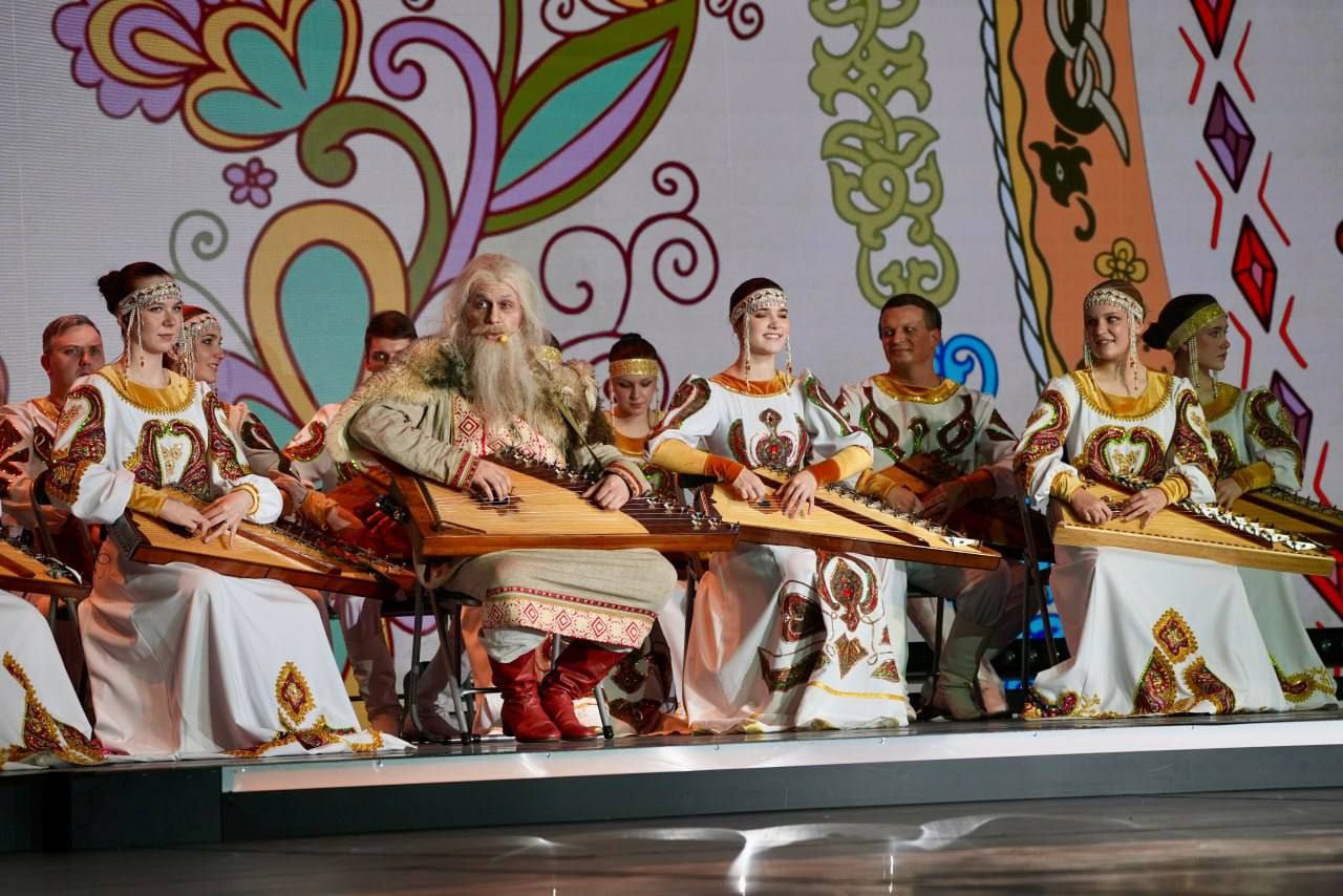 "Россия — страна-цивилизация", "Мировоззрение и ценности", "Честь и доблесть" — это темы, о которых говорили с молодёжью в последние дни на Всероссийском патриотическом форуме в Национальном центре "Россия" "Россия — страна-цивилизация", "Мировоззрение и ценности", "Честь и доблесть" — это темы, о которых говорили с молодёжью в последние дни на Всероссийском патриотическом форуме в Национальном центре "Россия"